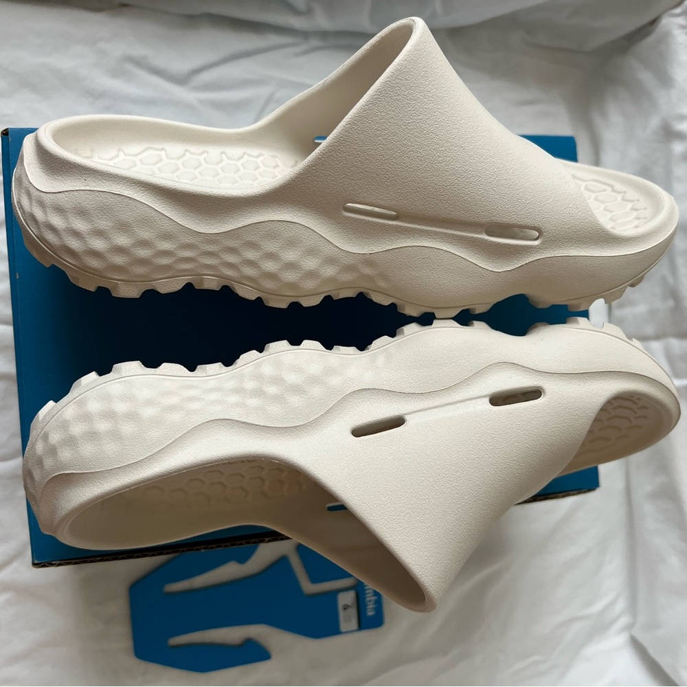 Women’s Thrive Revive Slide Sandal. NWT. NIB. Off White (Light Sand). Size 6